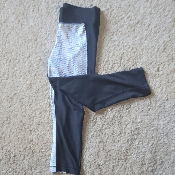 Under Armour Capri Leggings - Picture 10 of 10
